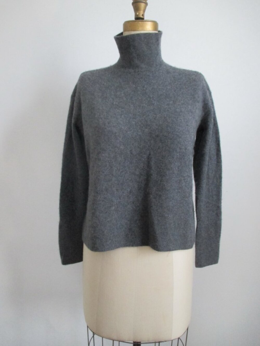 Grey Everlane Cropped Cashmere Sweater Mock Neck